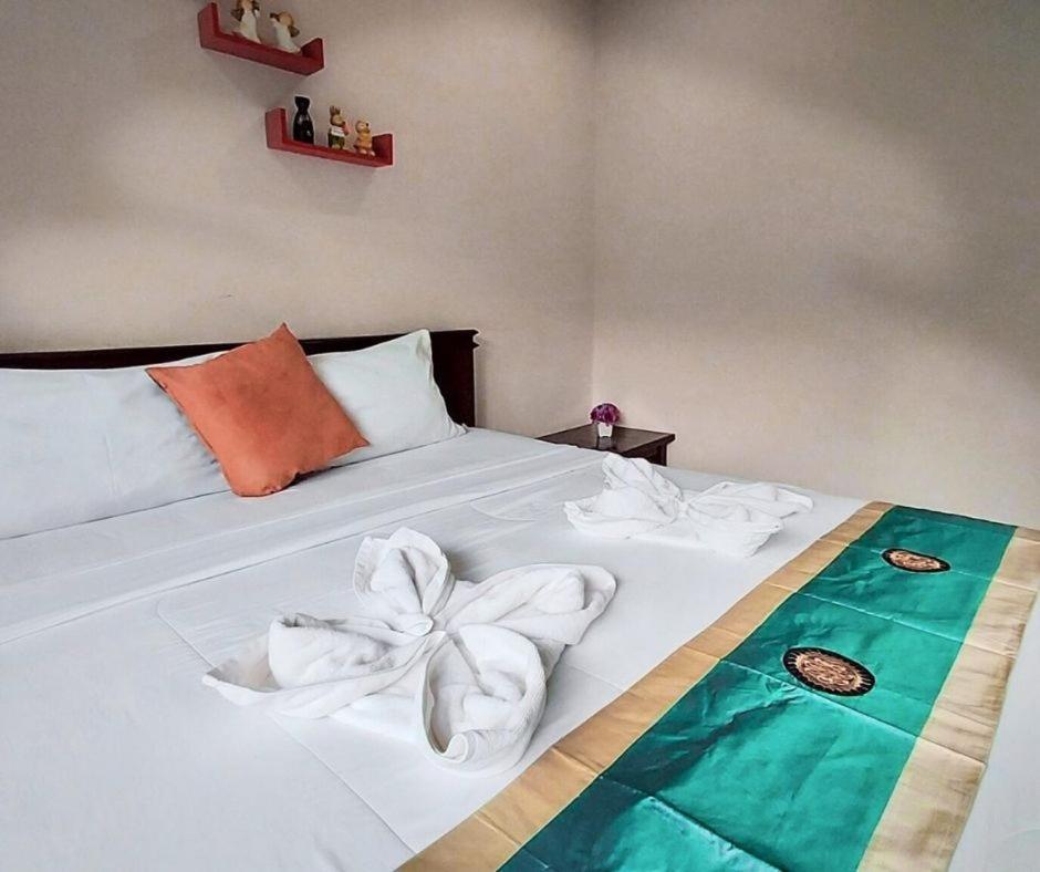 Hotel Baanloksouylokchay à HHQ Chambre photo